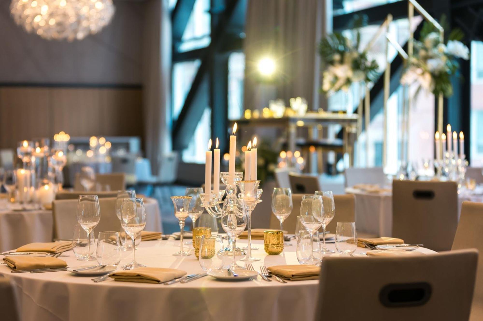 Humaniti Hotel Montreal, Autograph Collection Экстерьер фото