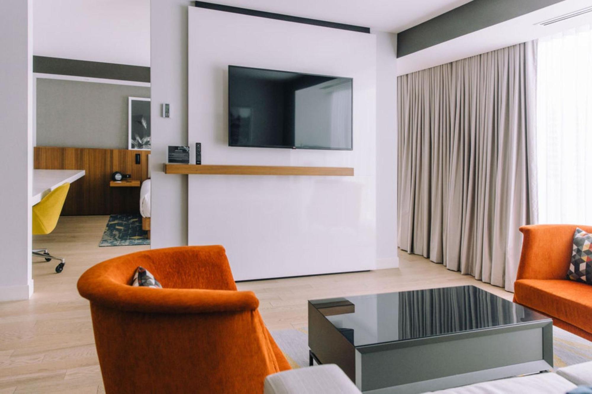 Humaniti Hotel Montreal, Autograph Collection Экстерьер фото